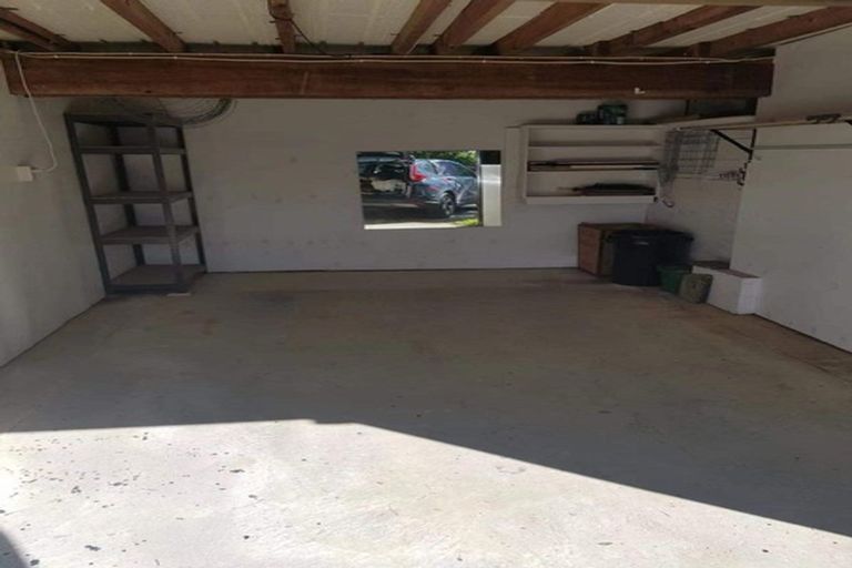 Photo of property in 1/39 Sunnynook Road, Forrest Hill, Auckland, 0620