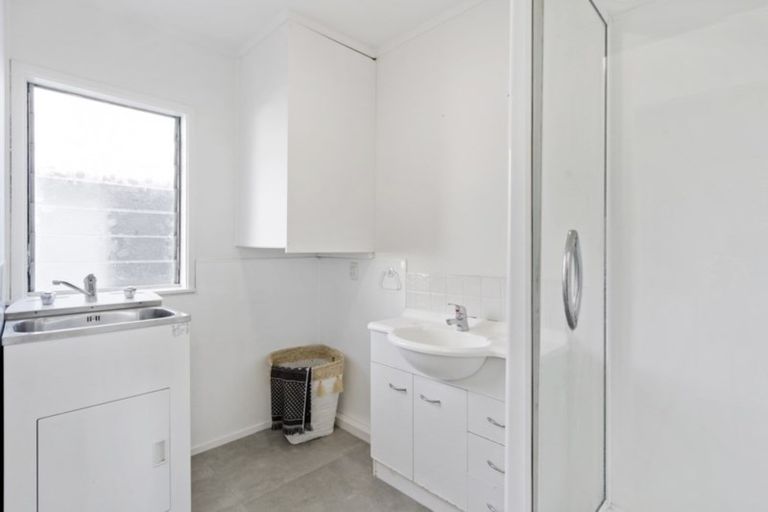 Photo of property in 2/27 Harwood Road, Mount Wellington, Auckland, 1060