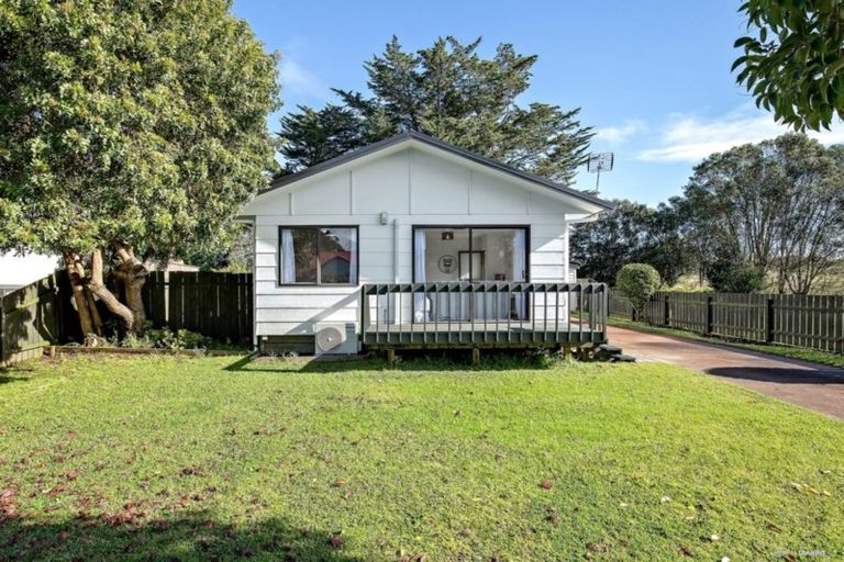 Photo of property in 22 Seaward Place, Wattle Downs, Auckland, 2103