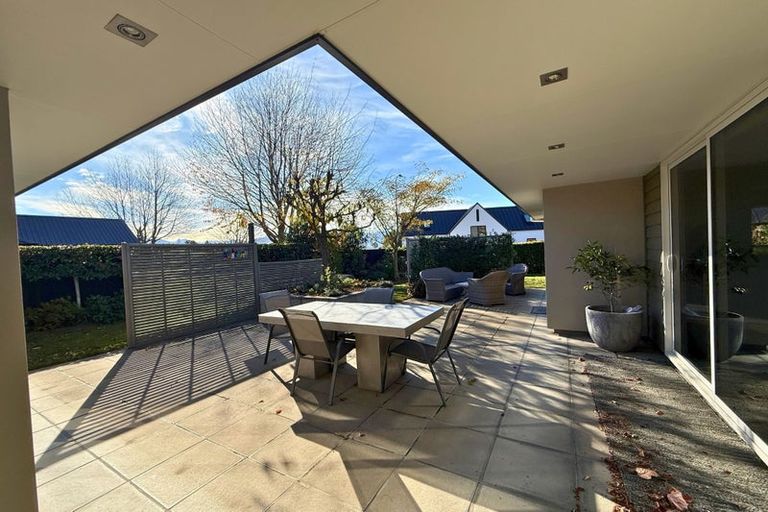 Photo of property in 28 Kelliher Drive, Wanaka, 9305