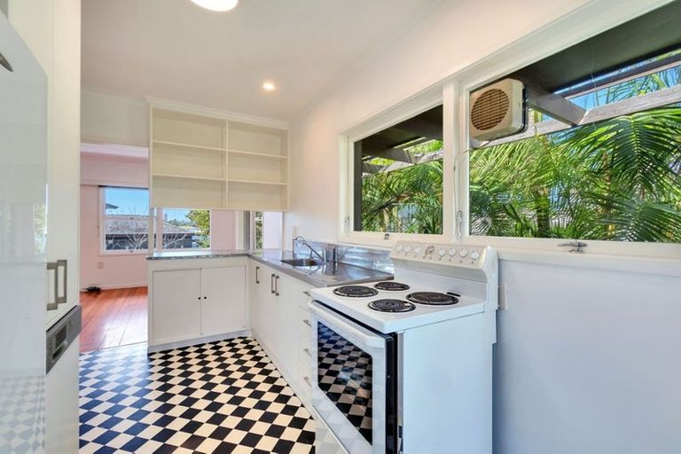Photo of property in 1/17 Lake View Road, Takapuna, Auckland, 0622