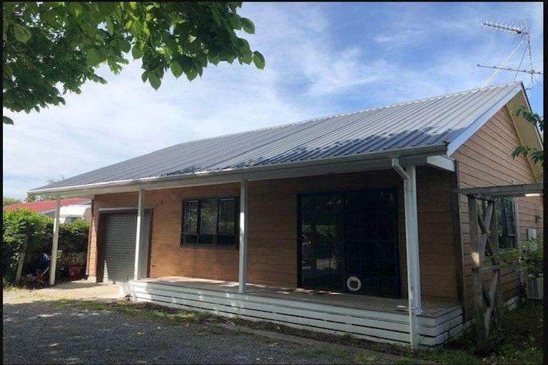 Photo of property in 7a Clifton Avenue, Carterton, 5713