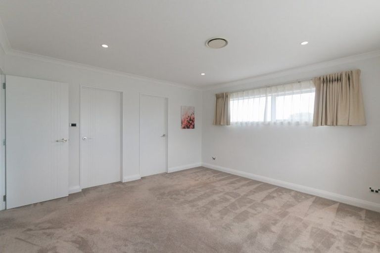 Photo of property in 69 Bordeaux Parade, Te Atatu South, Auckland, 0610