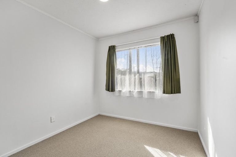 Photo of property in 2/1159 High Street, Taita, Lower Hutt, 5011