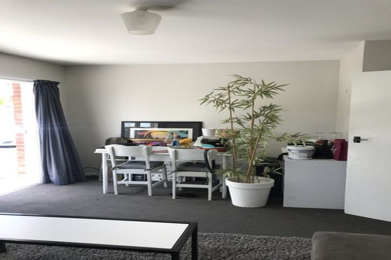 Photo of property in 2/41 Champion Street, Edgeware, Christchurch, 8013