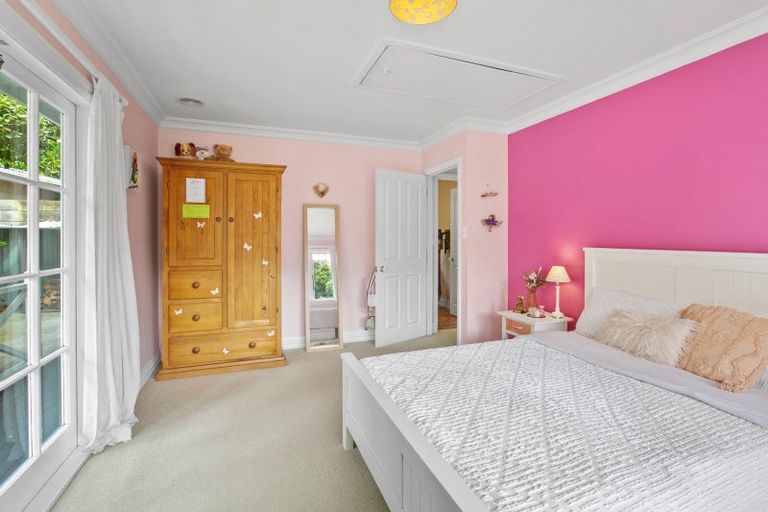 Photo of property in 24a Bracken Street, New Plymouth, 4310