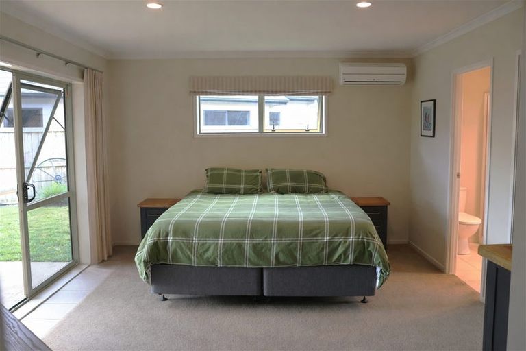 Photo of property in 17 Cranmer Close, Rototuna North, Hamilton, 3210