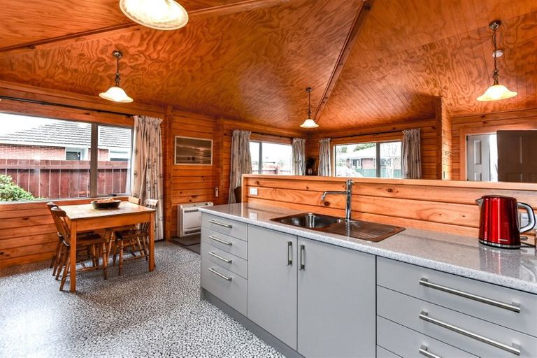 Photo of property in 6a Bygrave Place, Bishopdale, Christchurch, 8053