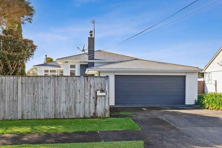 Photo of property in 43 Lismore Street, Strandon, New Plymouth, 4312