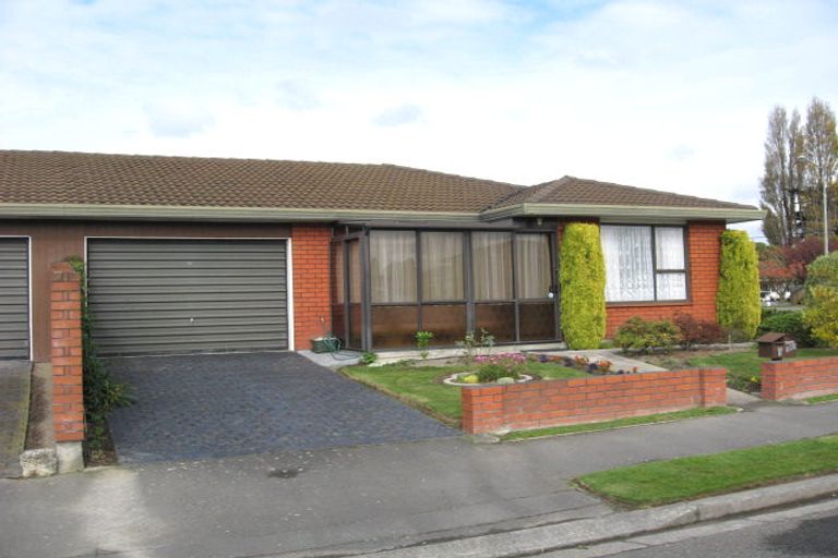 Photo of property in 2/161 Northcote Road, Northcote, Christchurch, 8052
