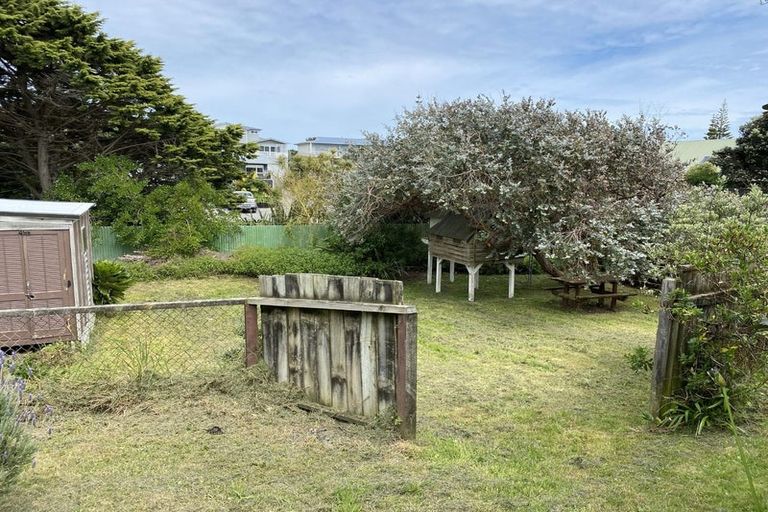 Photo of property in 10 Frances Street, Waikanae Beach, Waikanae, 5036