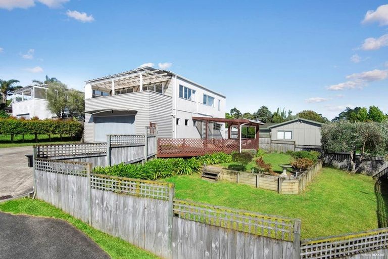 Photo of property in 2/58 Zefiro Drive, Massey, Auckland, 0614
