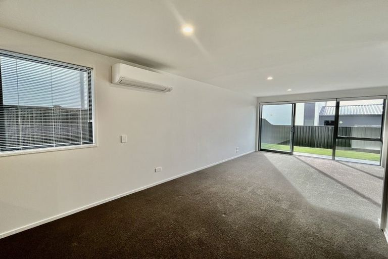 Photo of property in 17 Wheatsheaf Lane, Heathcote Valley, Christchurch, 8022