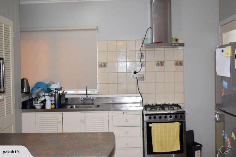 Photo of property in 100 Archibald Road, Kelston, Auckland, 0602