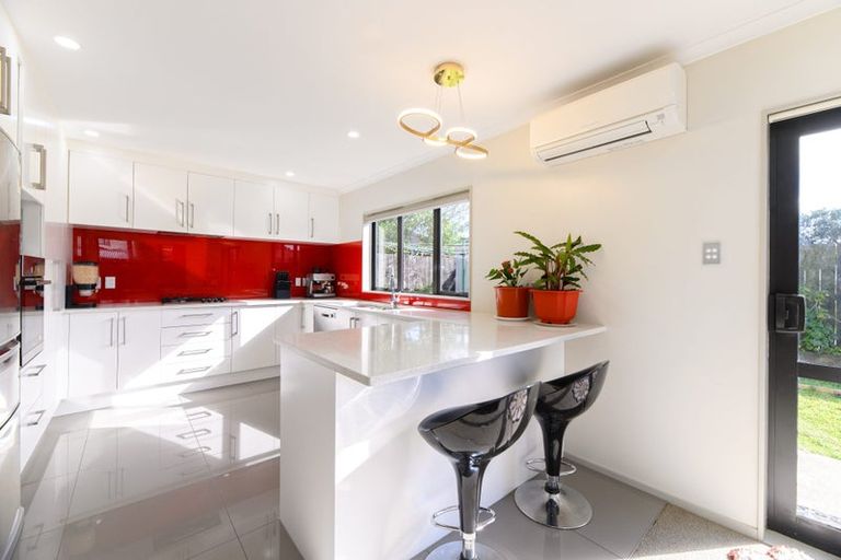 Photo of property in 9a Harrington Road, Henderson, Auckland, 0610