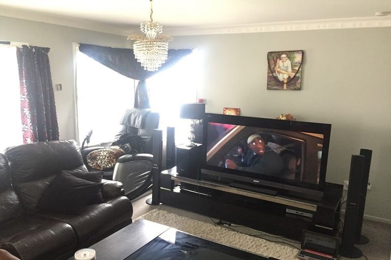 Photo of property in 15 Kirton Crescent, Manurewa, Auckland, 2102