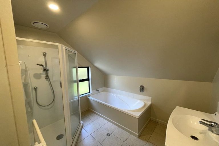 Photo of property in 30a Domanski Crescent, Owhiro Bay, Wellington, 6023