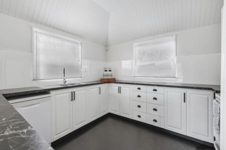 Photo of property in 22 Sunvale Terrace, Cashmere, Christchurch, 8022