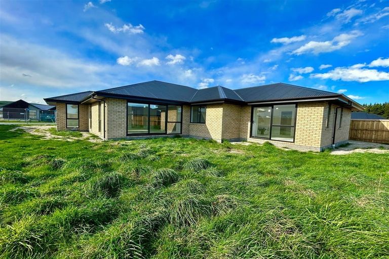 Photo of property in 52 Hilton Drive, Amberley, 7410