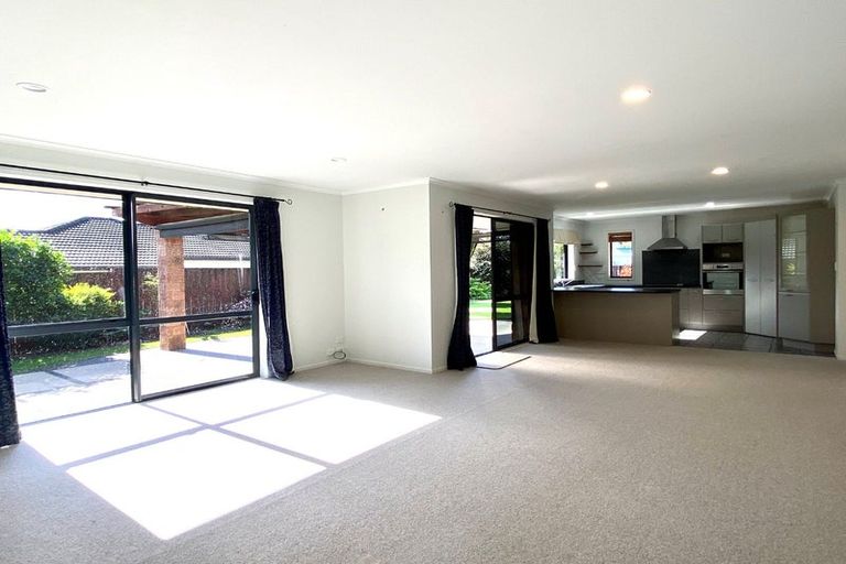 Photo of property in 2 Wouldbank Way, Welcome Bay, Tauranga, 3112