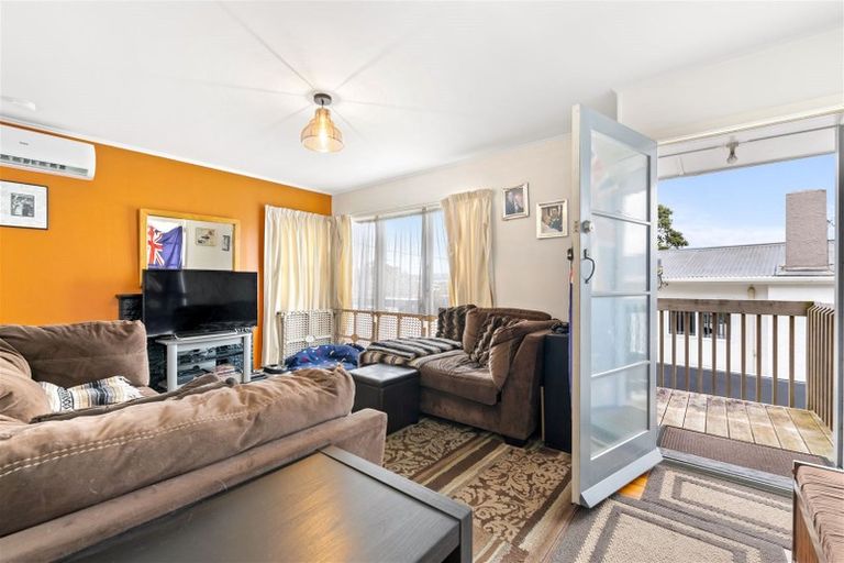 Photo of property in 51a Vodanovich Road, Te Atatu South, Auckland, 0610