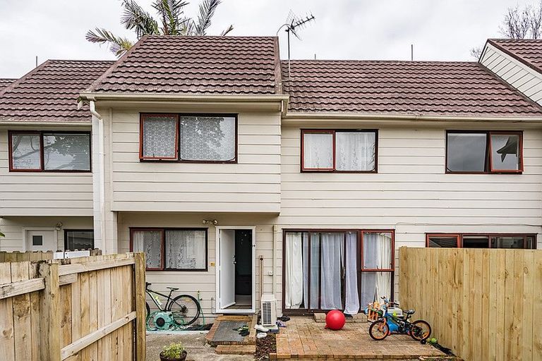 Photo of property in 14/19a Gray Avenue, Mangere East, Auckland, 2024