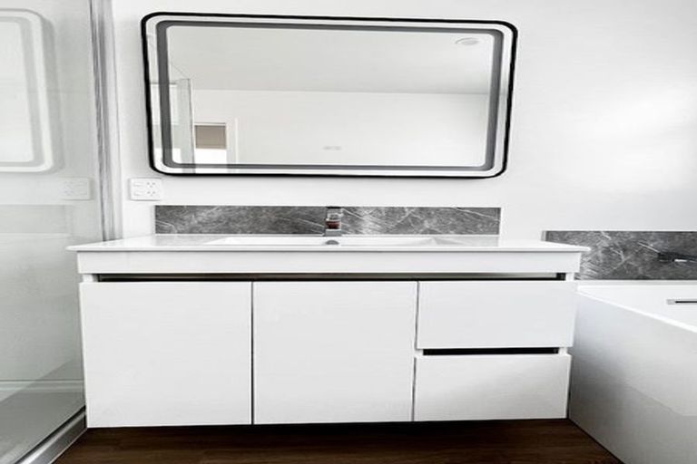 Photo of property in 4 Taurangawaka Road, One Tree Point, 0118