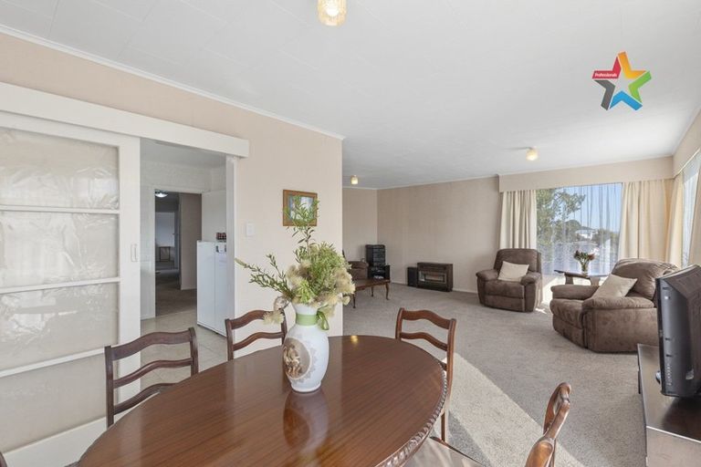 Photo of property in 5 Timaru Grove, Kelson, Lower Hutt, 5010