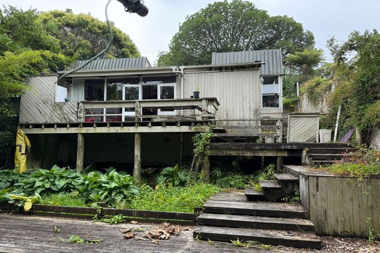 Photo of property in 220 Golf Road, Titirangi, Auckland, 0604