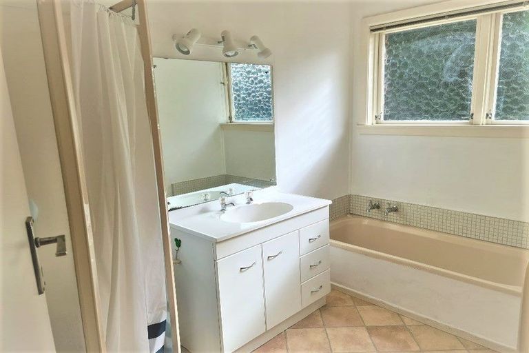 Photo of property in 211 Lake Road, Belmont, Auckland, 0622