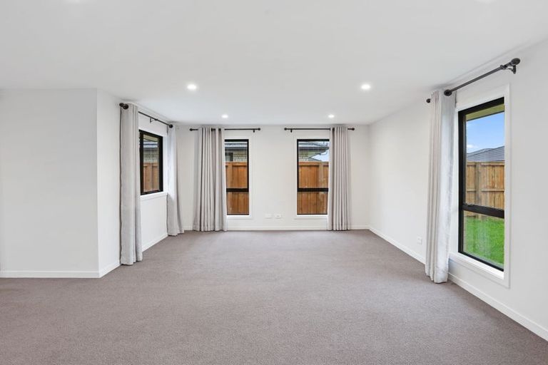 Photo of property in 14 Northmoor Boulevard, Rolleston, 7615