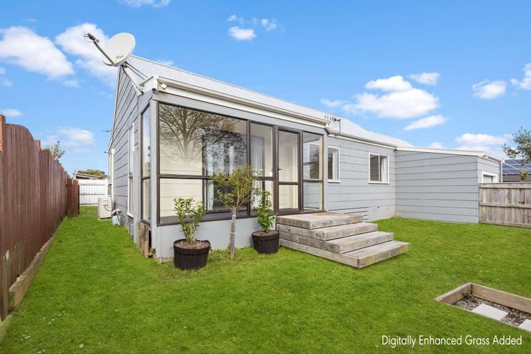 Photo of property in 64 Rhodes Drive, Kelvin Grove, Palmerston North, 4414