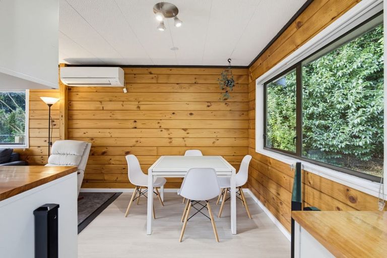 Photo of property in 2b Collingwood Road, Waiuku, 2123