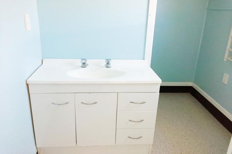 Photo of property in 1 Havelock Street, Opunake, 4616