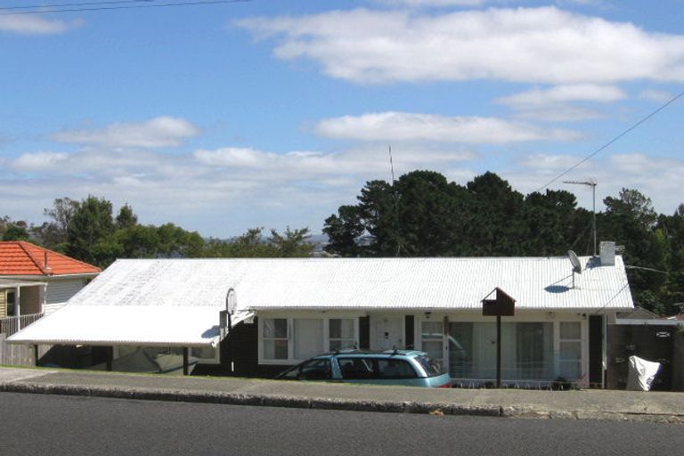Photo of property in 218 Rangatira Road, Beach Haven, Auckland, 0626