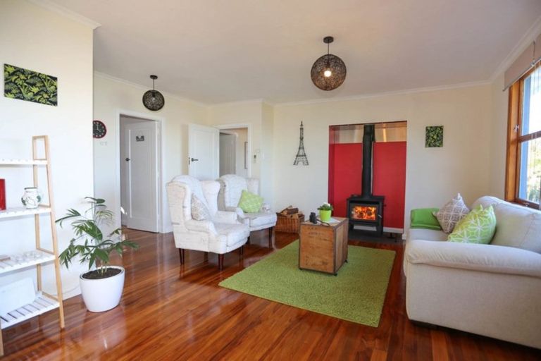 Photo of property in 45 Cornwall Road, Lyttelton, 8082