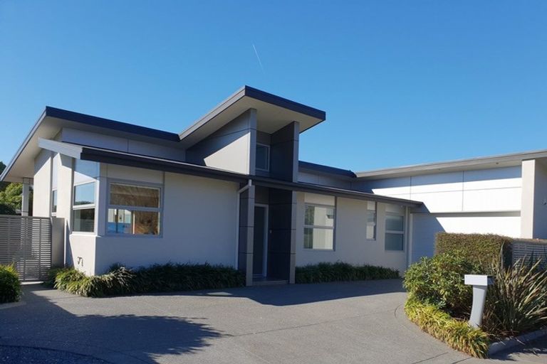 Photo of property in 5a Dovedale Avenue, Ilam, Christchurch, 8041
