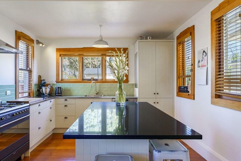 Photo of property in 76 Vigor Brown Street, Napier South, Napier, 4110