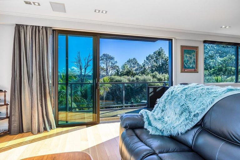Photo of property in 106 Hillcrest Road, Hatfields Beach, Orewa, 0931