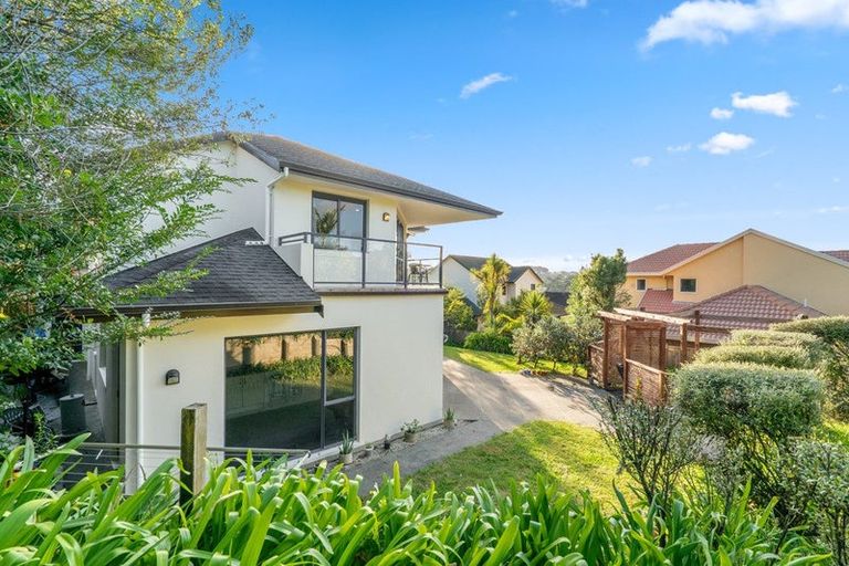 Photo of property in 81 Mt Lebanon Crescent, The Gardens, Auckland, 2105