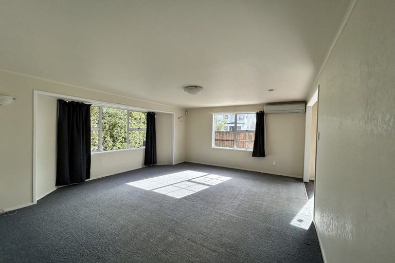Photo of property in 53 Donovan Avenue, Massey, Auckland, 0614