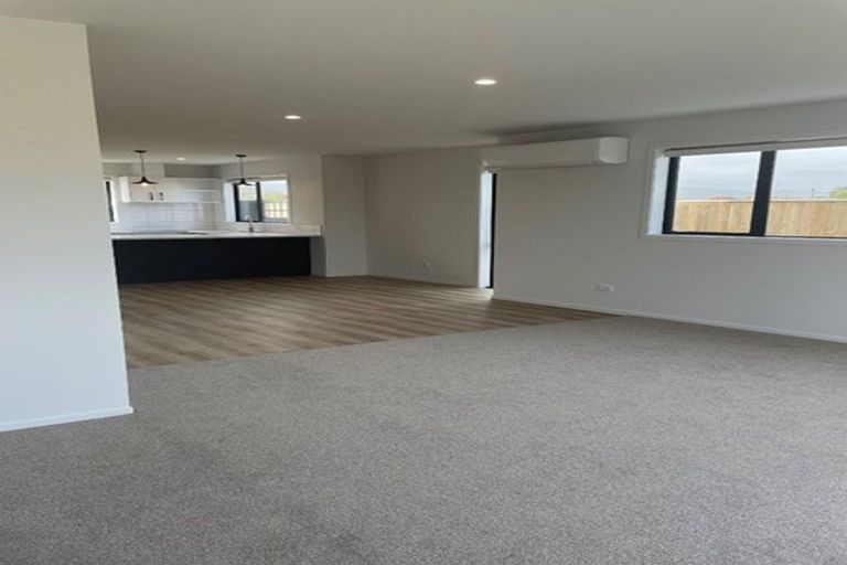 Photo of property in 19 Pipi Place, Levin, 5510