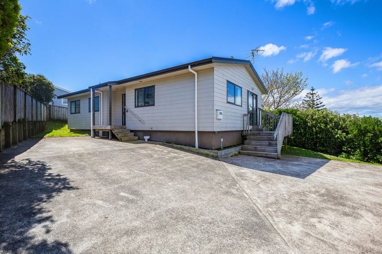 Photo of property in 12a Hiwi Crescent, Titahi Bay, Porirua, 5022