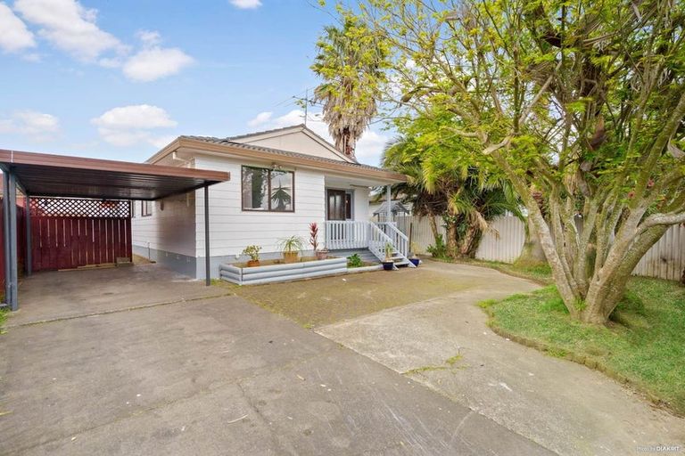 Photo of property in 1/194 Te Irirangi Drive, Flat Bush, Auckland, 2023
