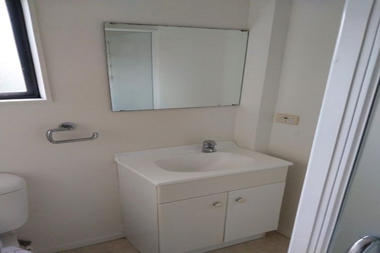 Photo of property in 2/83 Portage Road, New Lynn, Auckland, 0600