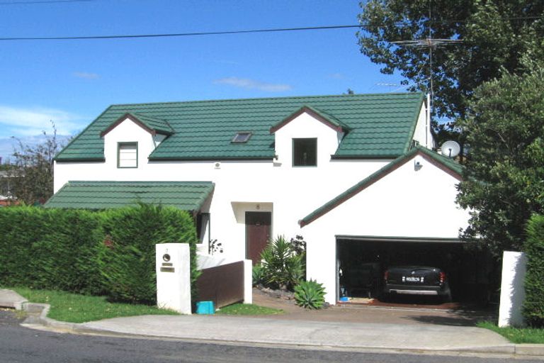 Photo of property in 1/1 Seaton Road, Murrays Bay, Auckland, 0630