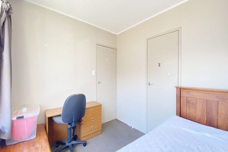 Photo of property in 2/4173a Great North Road, Glen Eden, Auckland, 0602