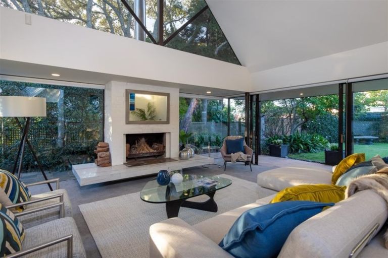 Photo of property in 25 Clifton Road, Hauraki, Auckland, 0622