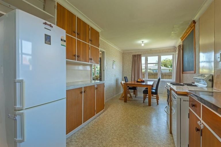 Photo of property in 28 Vernon Avenue, Takaro, Palmerston North, 4412