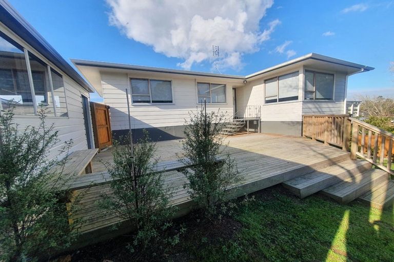 Photo of property in 1/107 Archmillen Avenue, Pakuranga Heights, Auckland, 2010